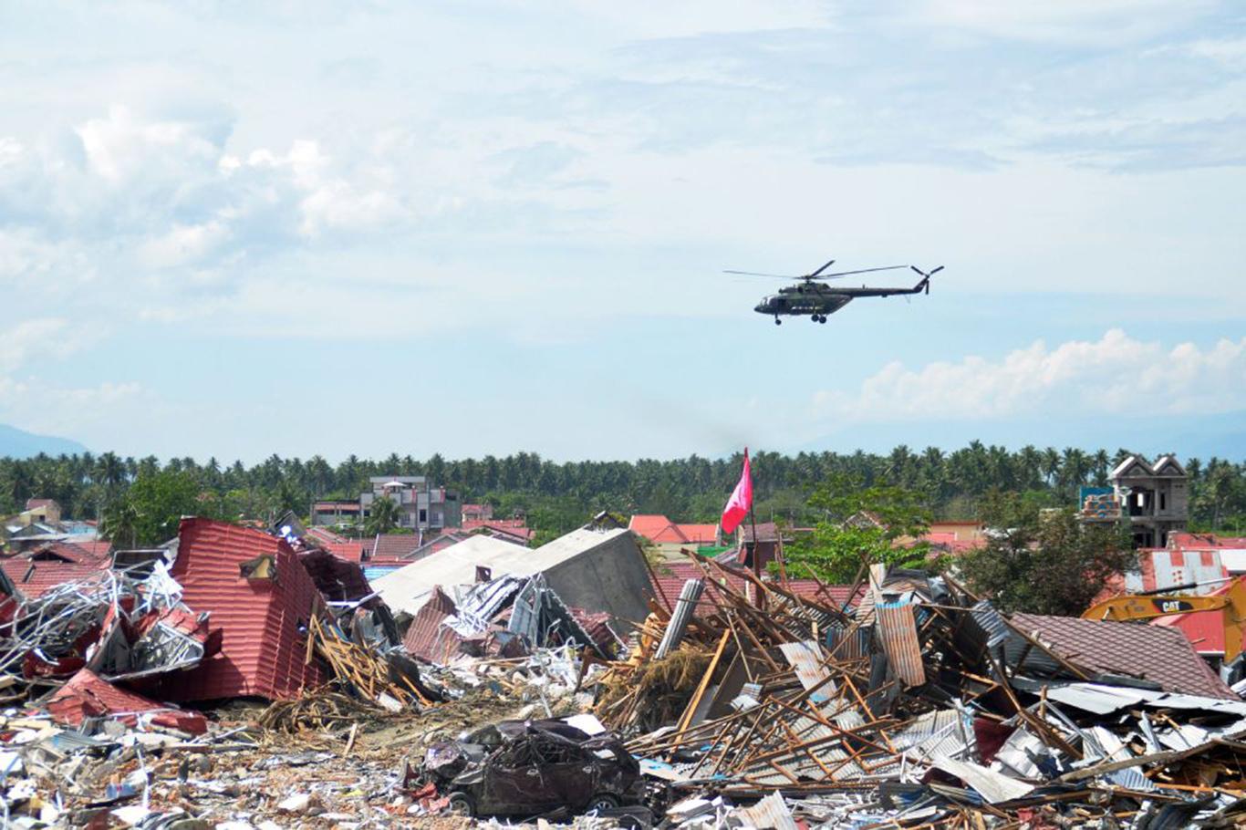 Endonezya'daki felaketlerde ölenlerin sayısı 2 bine yaklaştı